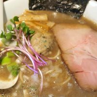 沖縄市「麺や Gochi」で煮干しのラーメンと評判のネギチャーハン