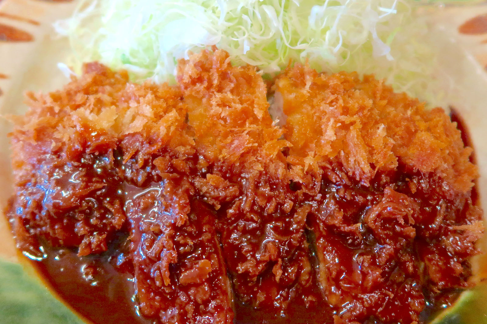 かつさとのジャンボ味噌かつ定食の見事な味噌カツ | 沖縄ランチ