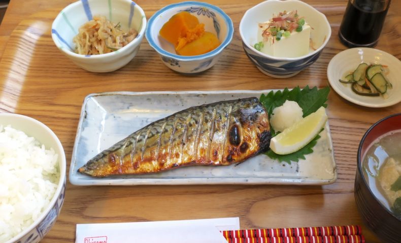 焼き魚のランチおすすめno 1 の定食屋リゾムで塩鯖定食 沖縄ランチブログｚ