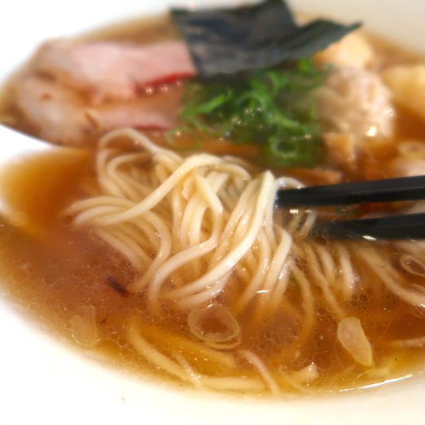 スープも麺も綺麗