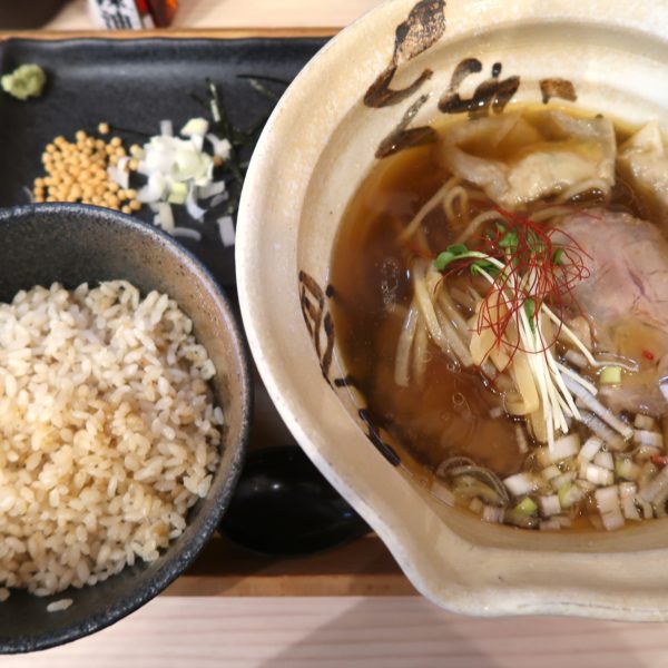 海老出汁ワンタン麺（850円）＆お茶漬けセット（250円）