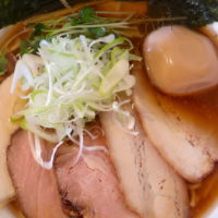 読谷「麺屋 シロサキ」で限定の鯛だし×鶏だし醤油そば