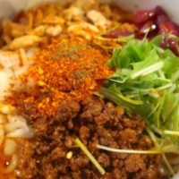 読谷「オカゲサマ製麺食堂」で担担麺