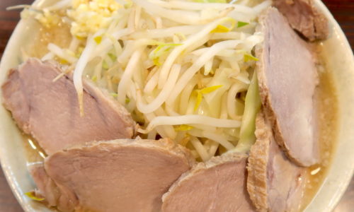 南風原「麺道 くろとん」でＧ麺肉増し
