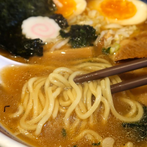 中太麺＆魚介のスープ