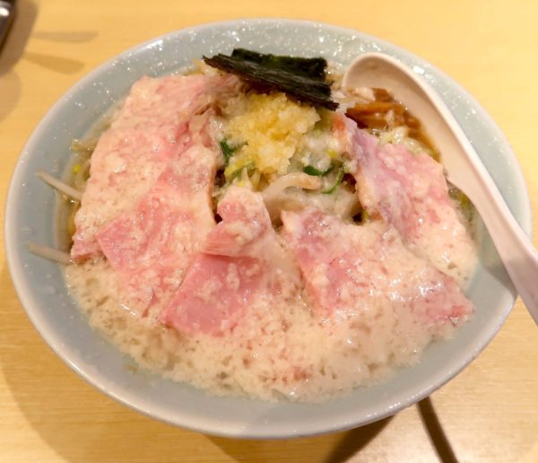 ガッツリ太麺ニンニク弁慶（850円） チャーシュー増（350円）