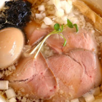 宜野湾「ラブメン」の背脂煮干しラーメン太麺が大好きです。