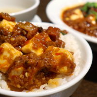 辛さも味もパワフルな「中国家常菜 燕郷房」の麻婆豆腐定食