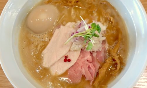 那覇・泊「麺D Noodle Dining」の特製鶏SOBAは上等なこってりラーメン