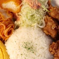 那覇「タケタパーラー」の沖縄らしいランチ弁当がうまい！