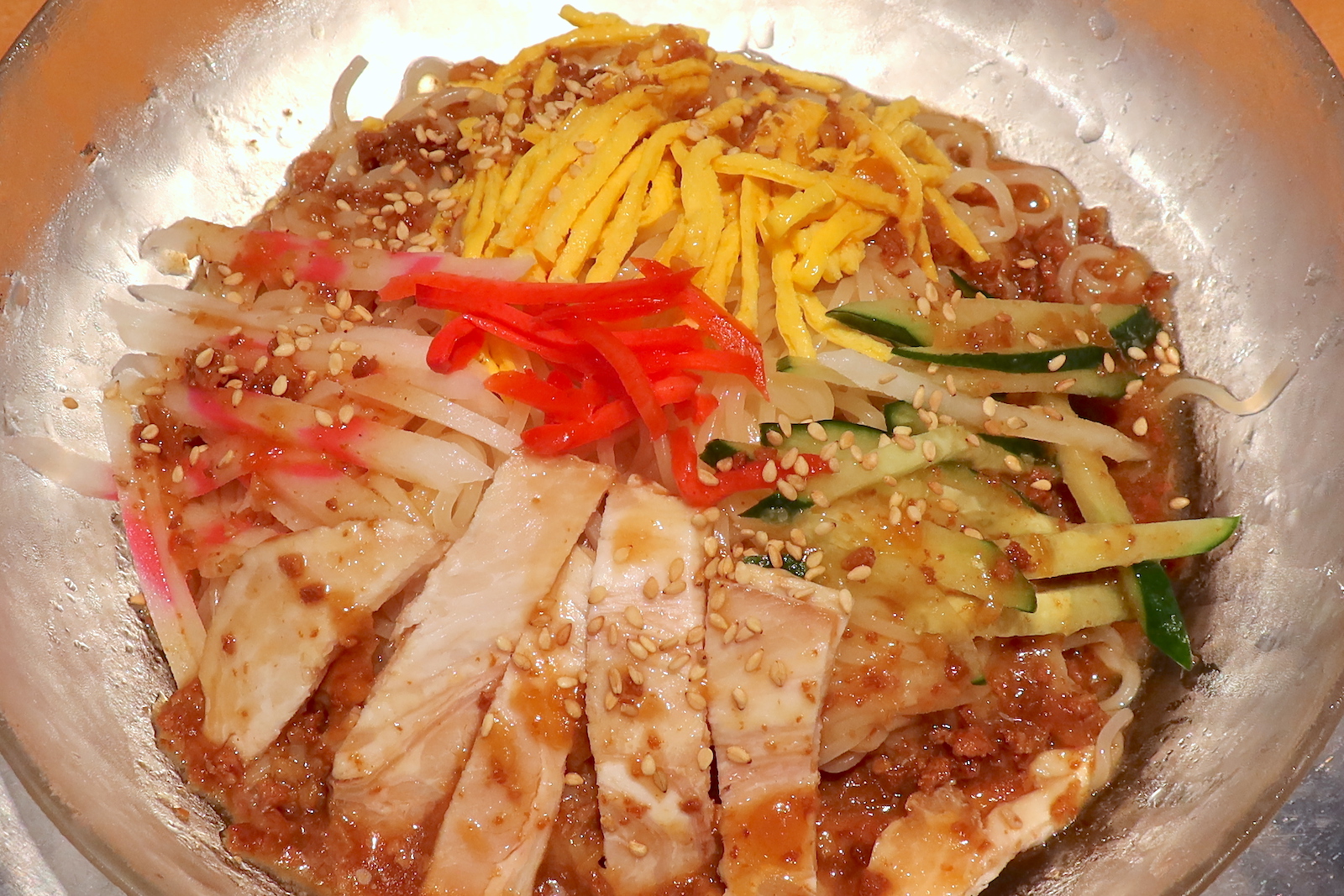 今年もラーメンチェーン「らあめん花月嵐」の冷やし中華・彩夏 | 沖縄