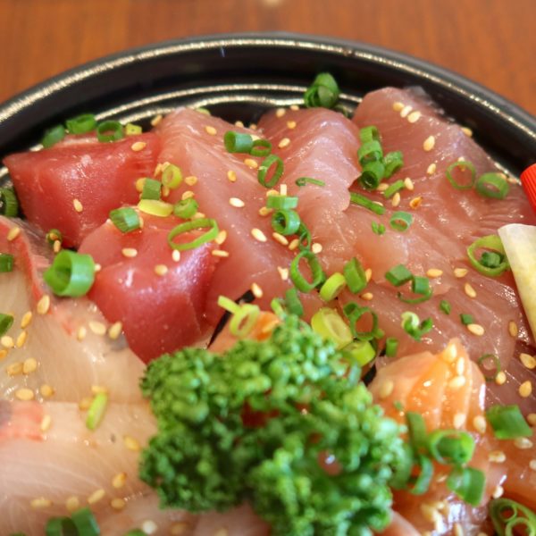画像：海鮮丼のマグロ