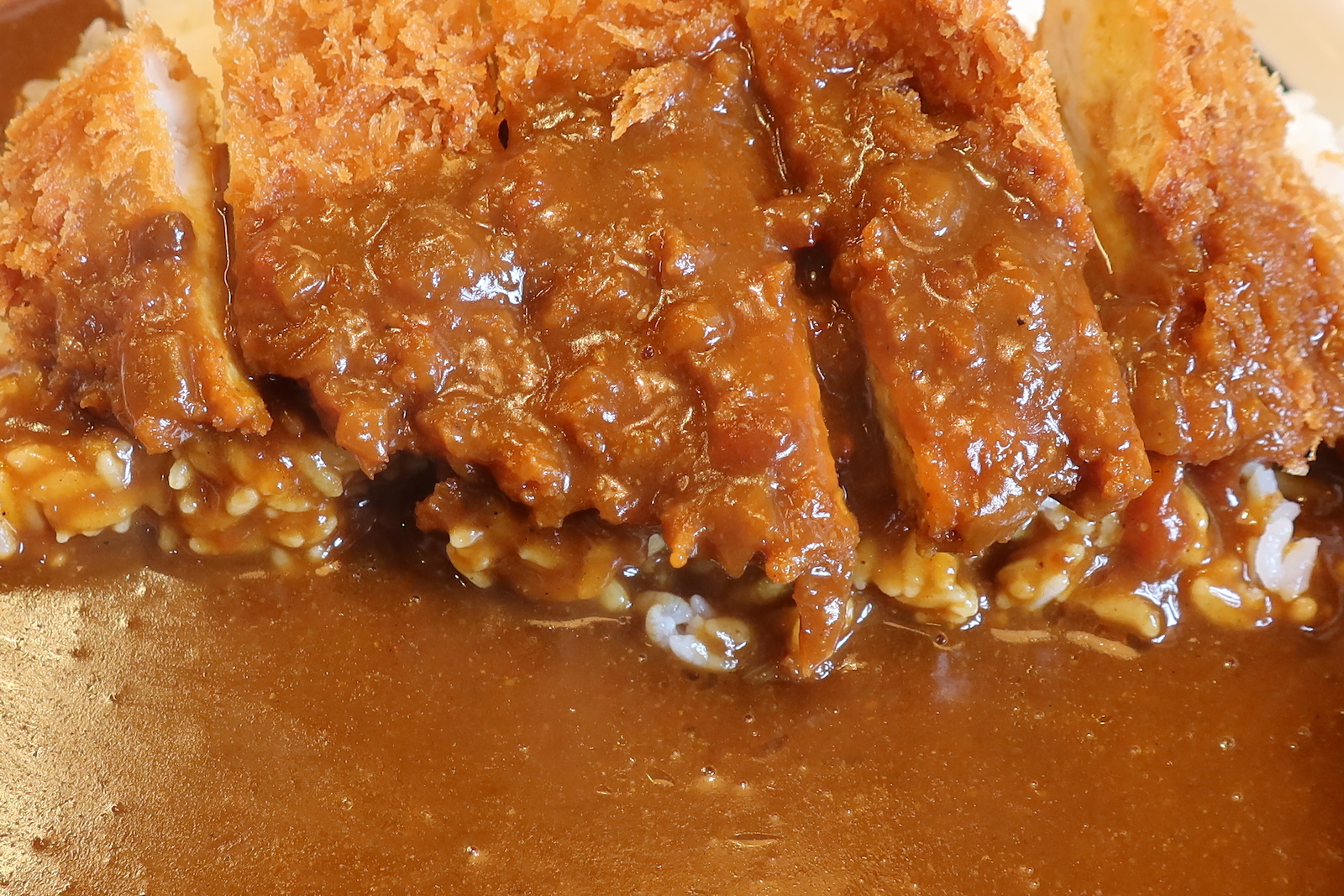 さとかつ チェーン店でベストな美味しさ「とんかつ かつさと」のカツカレー