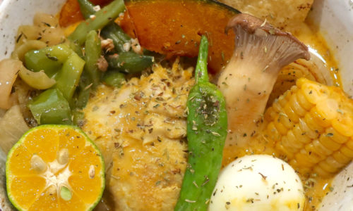 タマニの限定「タイ風スープカレー」はお箸で食べるスープカレー