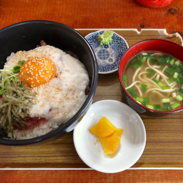 山かけ丼（850円）