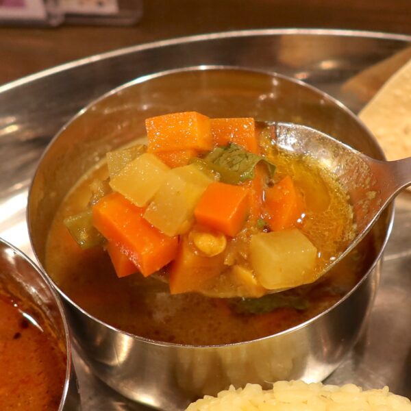 サンバル（豆と野菜のスープ）