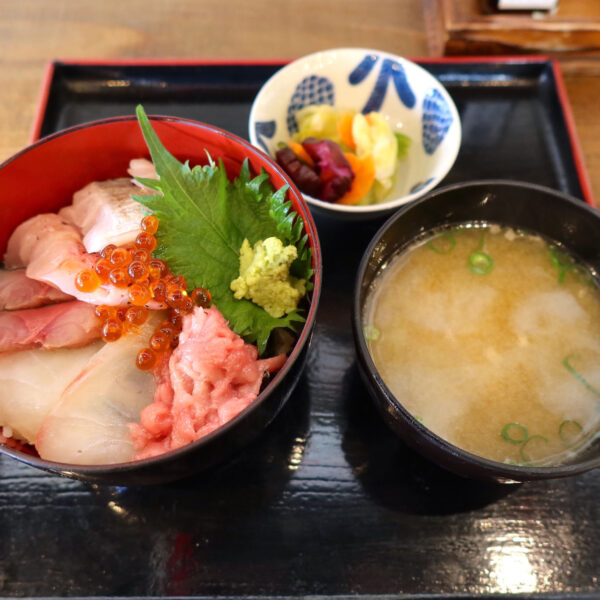 海鮮丼（500円）