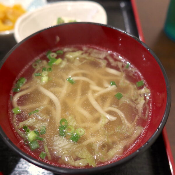 スープは沖縄そば