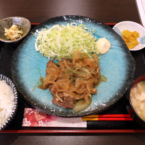 厚切りロースの生姜焼き定食（750円）