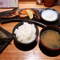 「焼き魚とお鮨専門店 焼乃魚島」で焼き魚をいろいろ食べる欲張り定食