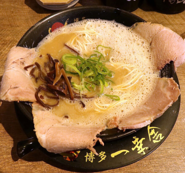 チャーシュー麺（950円）