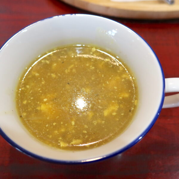 カレー風味のスープ