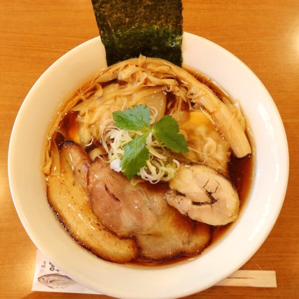 ワンタン麺（1,200円）