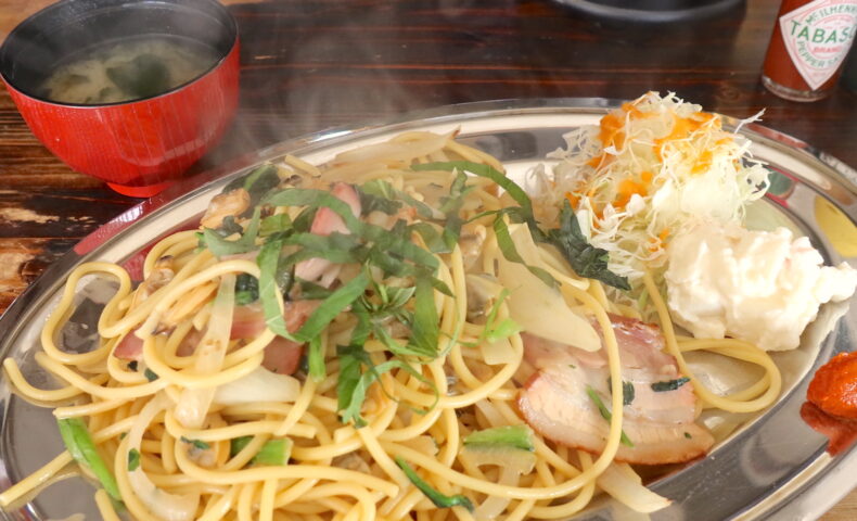 沖縄にロメスパ登場！「ぬーじボンボン別館」でボリューム満点の昭和風スパゲティを食らう