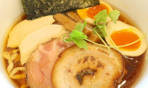 西原「らぁ麺 やな木」の特製・鶏醤油らぁ麺を手揉み太麺で極上！
