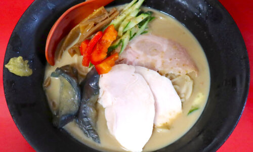浦添「和風らぁめん はるや」の限定メニュー・冷緑咖喱麺（辛）は二度おいしい！