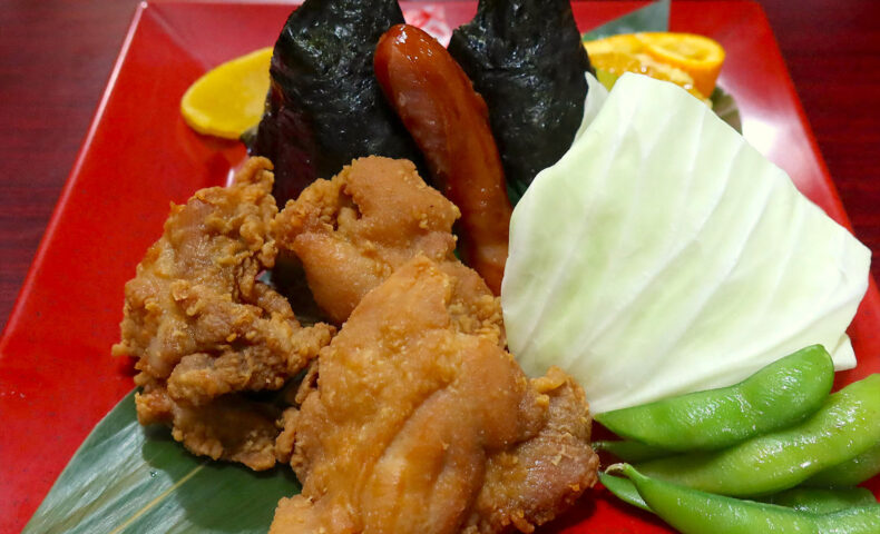 広島のソウルフード「むすび むさし」で若鶏むすび＋俵むすび