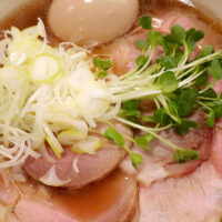 那覇・美栄橋「照麺」でチャーシューがたくさん入ったチャーシュー麺＋味玉