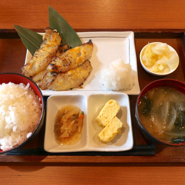 ぐるくんの西京焼き定食（800円）