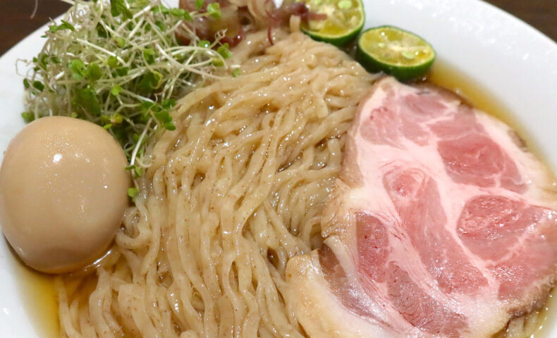 浦添「Ryukyu Ramen Apollo」のツルツルが止まらない限定！ 飛魚昆布水の冷やしそば