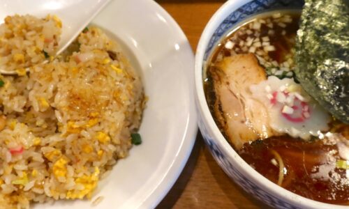 渋谷「麺飯食堂なかじま」でマイベストな炒飯＆シンプルな醤油ラーメン
