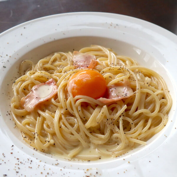 パルミジャーノと新鮮卵のカルボナーラ（1,450円）