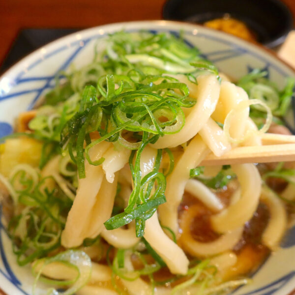 駅のホームで食べたうどんを思い出す