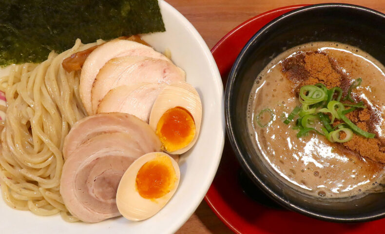 牧志「麺屋なりよし」で魚介豚骨つけ麺スペシャル＋餃子