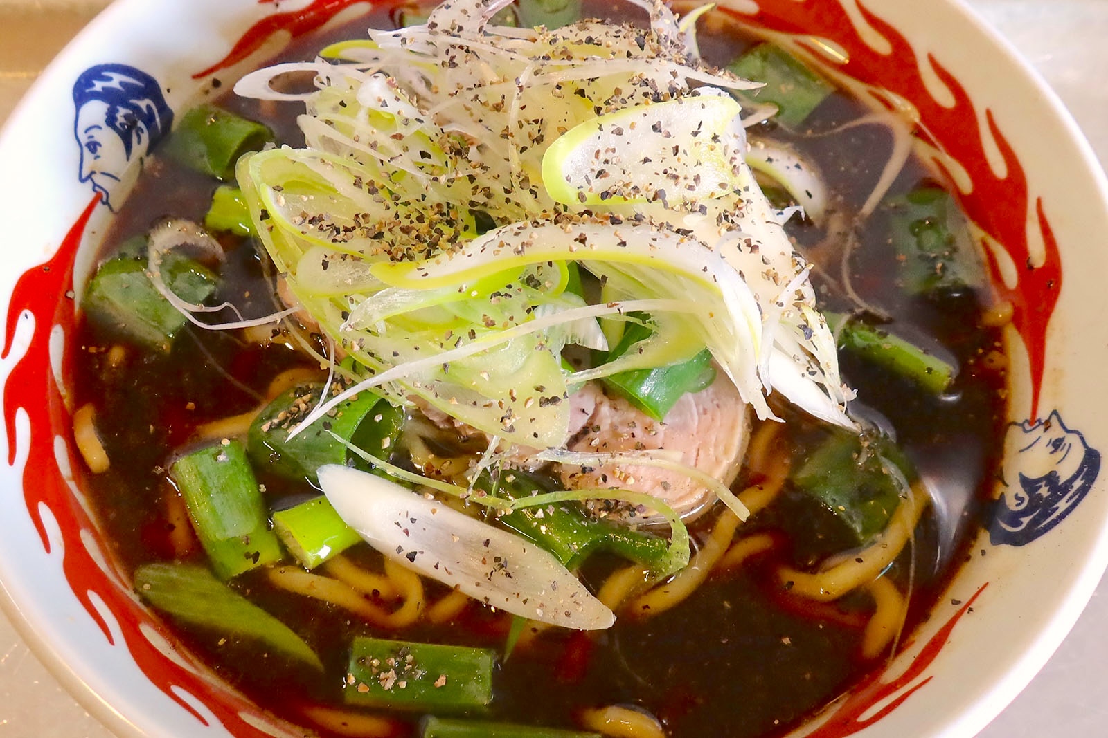 宜野湾「麻婆食堂 福笑い」で富山ブラックインスパイア・チャイナ