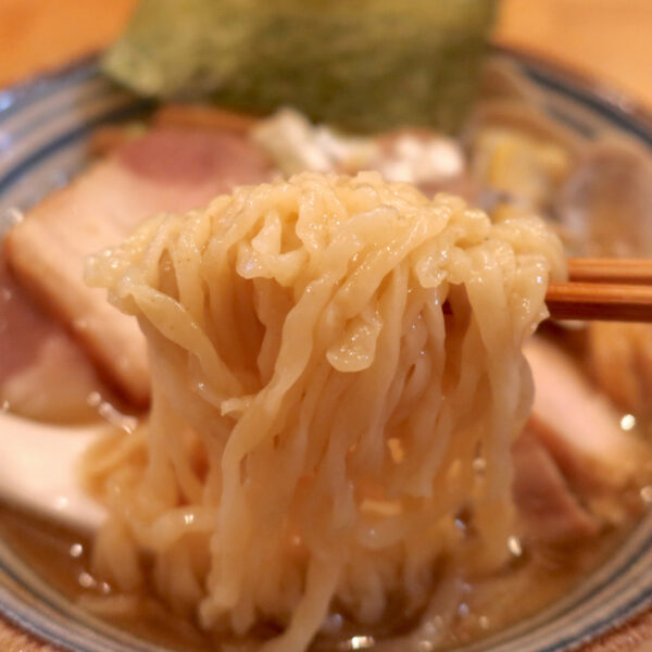 ぷるんとした手揉み麺