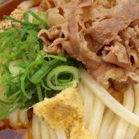 高松空港「さぬき麺業」で肉ぶっかけうどん＆セルフおでん