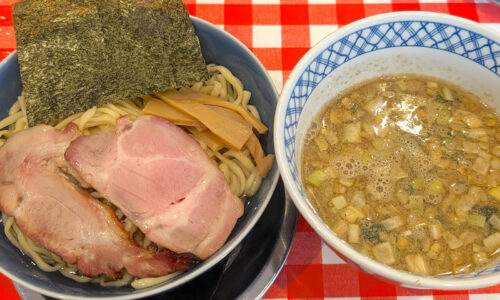 南風原「麺＆食堂ぬーじボンボン ニュータイプ」で煮干し豚骨昆布水つけ麺