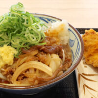 浦添「丸亀製麺」で夏季限定・鬼おろし肉ぶっかけ＆かしわ天