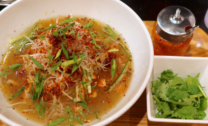 那覇・牧志の美味しい盛岡冷麺「ちるり（Chillri）」で麻辣冷麺＋パクチー