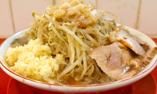 ニューオープン！ 宜野湾「麺と飯ソウハチヤ がろんちゃん店」で豚ラーメン 中