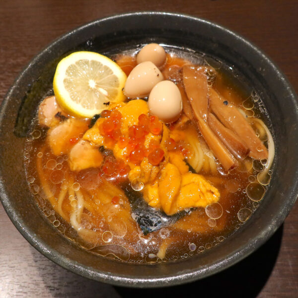 昆布水雲丹醤油冷し麺（1,500円）＋レアチャーシュー（200円）