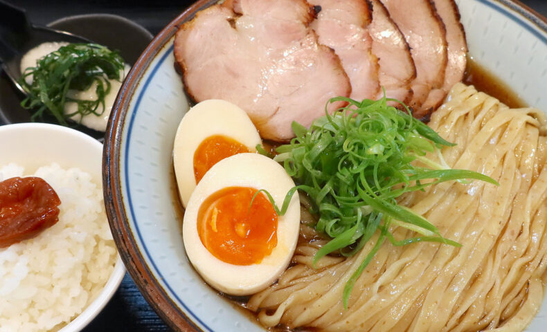 うるま市「麺福 なかむら」で評判の煮干し昆布水醤油冷麺〜ニボコン〜