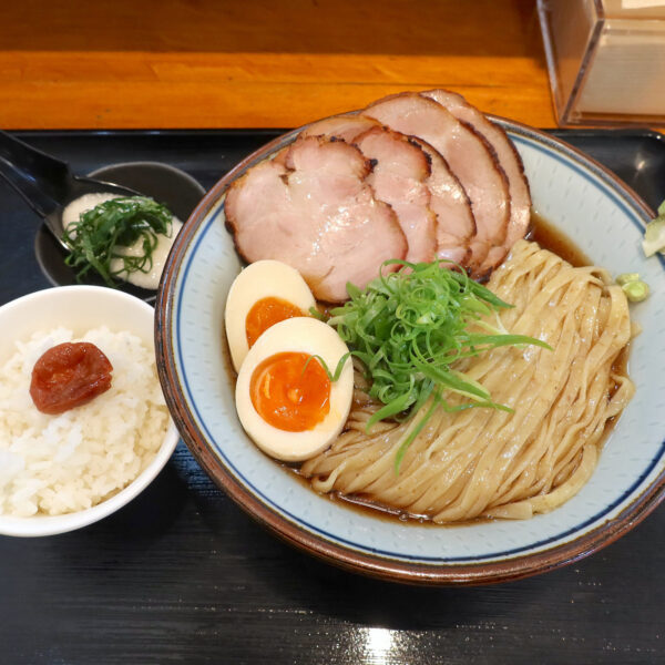 煮干し昆布水醤油冷麺〜ニボコン〜（1,200円）＋チャーシュー（250円）