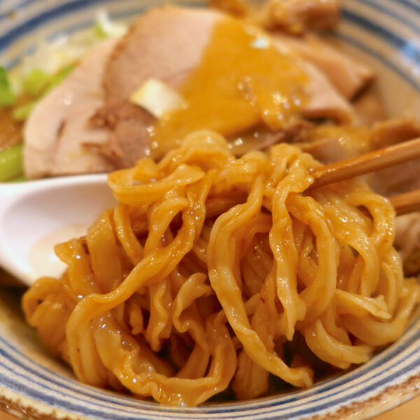 何この麺！ ウイング麺！