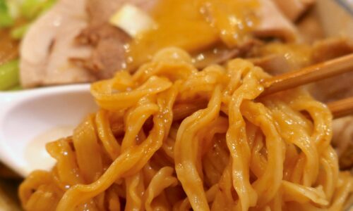 那覇「食麺酒房 拉くま」で背徳濃厚雲丹麺！ ウニ✕ウイング麺が最高だった！